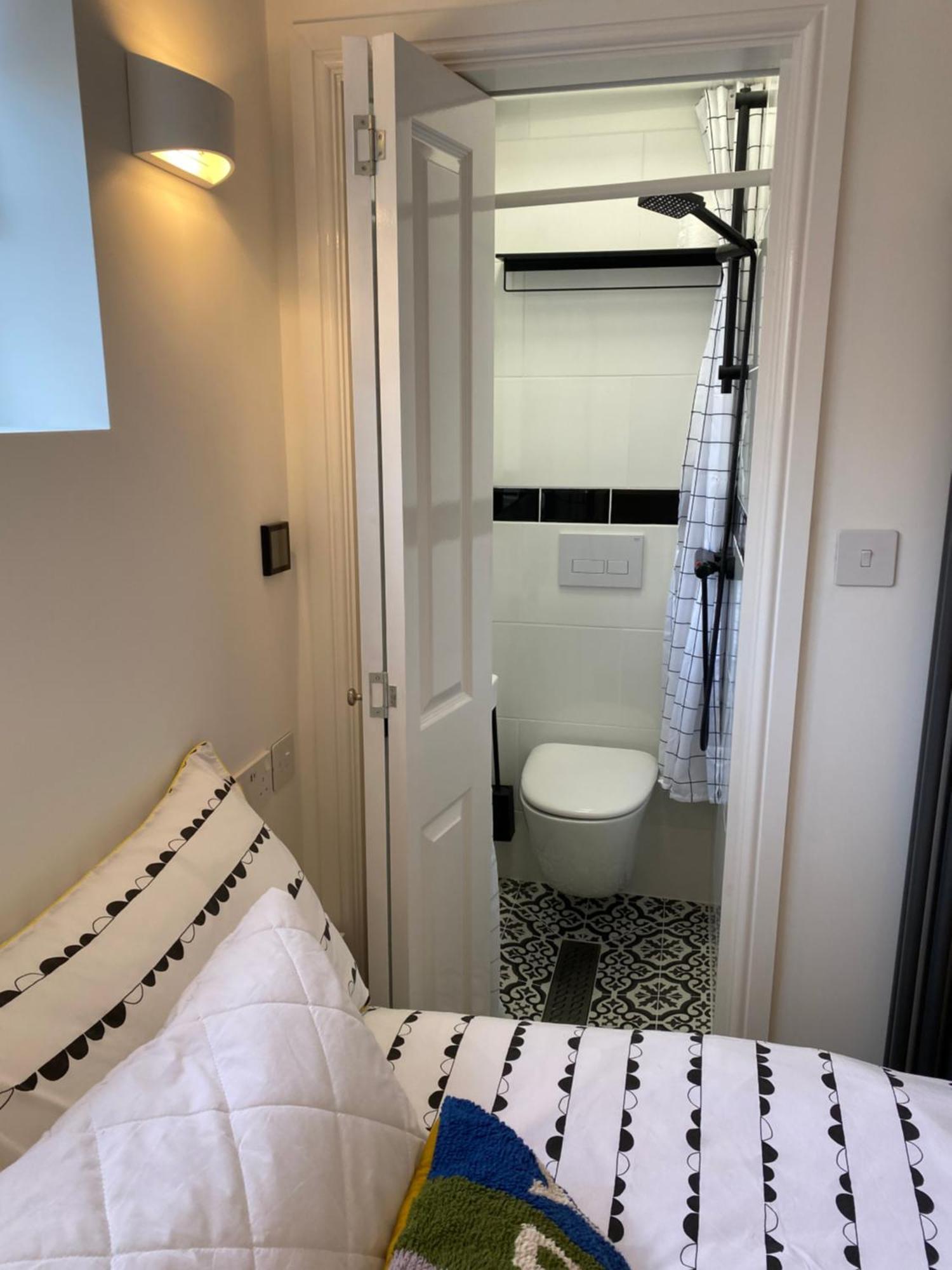 Appartamento Two Bedroom Two Bathrooms Superior Londra